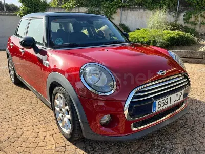 Usado Mini Cooper D 116 CV (85 kW) 2016 Rojo Utilitario