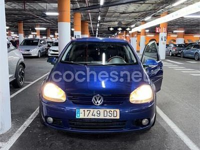 Azul Usado 2006 VW Golf V Sportline Berlina | 4200 € (Un poco caro)