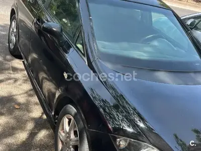 Usado Seat Leon Reference 105 CV (77 kW) 2006 Negro Utilitario