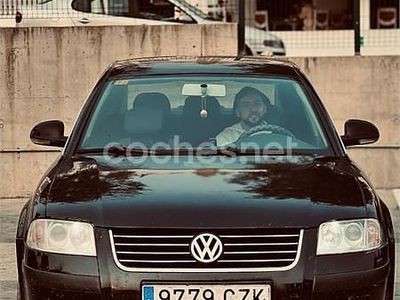 Usado VW Passat Edition 130 CV (95 kW) 2004 Negro Berlina