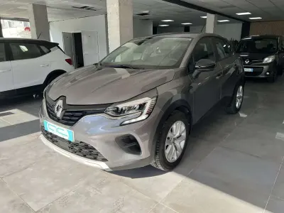 Usado Renault Captur Evolution 91 CV (66 kW) 2024 Gris SUV
