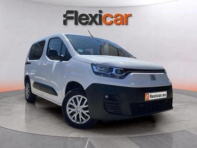 Blanco Usado 2023 Fiat Doblò Monovolumen | 15.990 € (Un poco caro)