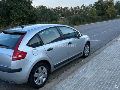 Gris / plata Usado 2006 Citroën C4 Exclusive Berlina | 2100 € (Precio justo)
