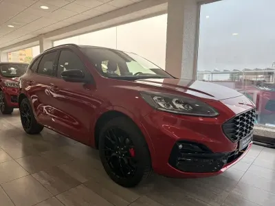 Usado Ford Kuga ST-Line X 225 CV (165 kW) 2024 Rojo lucid (metalizado) SUV
