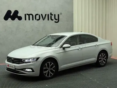 Usado VW Passat Executive 150 CV (110 kW) 2022 Blanco Familiar