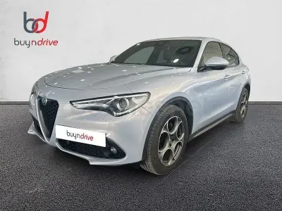 Usado Alfa Romeo Stelvio Sprint 160 CV (117 kW) 2022 Gris / plata SUV