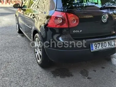 Usado VW Golf V Sportline 140 CV (102 kW) 2007 Negro Berlina