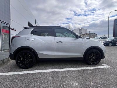 Usado Ssangyong (KGM) Tivoli Limited 136 CV (100 kW) 2020 Gris / plata SUV