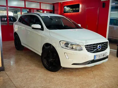 Käytetty Volvo XC60 Momentum 181 HP (133 kW) 2013 Valkoinen Katumaasturi