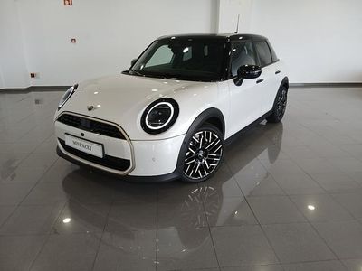 Usado Mini Cooper Essential 114 kW (156 CV) 2025 Blanco Utilitario