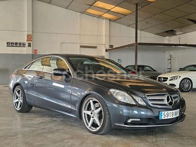 Gris / plata Usado 2009 Mercedes E500 Avantgarde Coupe | 13.990 €