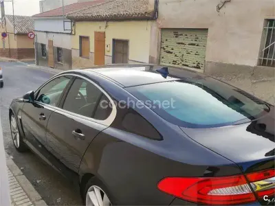 Usado Jaguar XF Portfolio 340 CV (250 kW) 2013 Negro Berlina