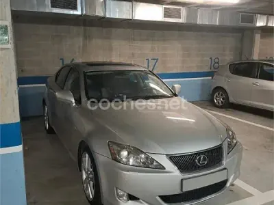 Usado Lexus IS220d President Line 177 CV (130 kW) 2007 Gris / plata Berlina