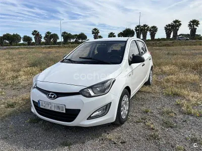 Usado Hyundai i20 85 CV (62 kW) 2012 Blanco Utilitario