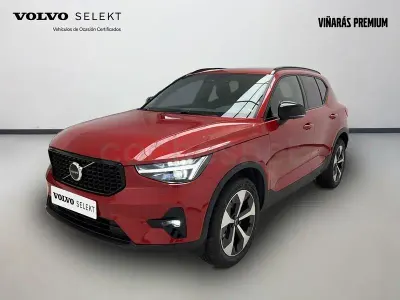 Usado Volvo XC40 Plus 197 CV (144 kW) 2024 Rojo SUV