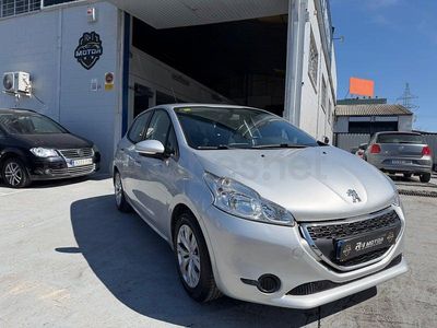 Usado Peugeot 208 Active 82 CV (60 kW) 2014 Gris / plata Utilitario