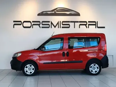 Usado Fiat Doblò Pop 95 CV (69 kW) 2018 Rojo Monovolumen