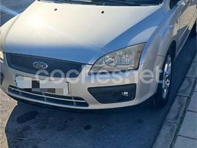 Usado Ford Focus Trend 115 CV (84 kW) 2007 Gris / plata Berlina