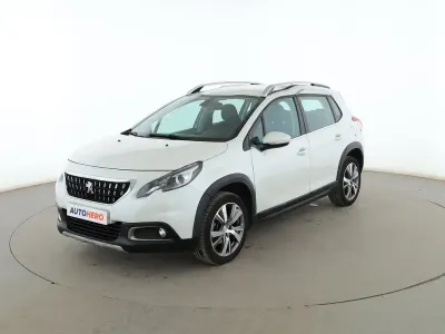 Usado Peugeot 2008 Allure 110 CV (80 kW) 2017 Blanco SUV