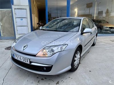 Usado Renault Laguna III Authentique 110 CV (80 kW) 2008 Gris / plata Berlina