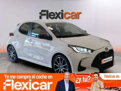 Usado Toyota Yaris Sport 116 CV (85 kW) 2023 Blanco Utilitario