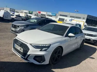 Usado Audi A3 Sportback S-Line 150 CV (110 kW) 2022 Blanco Utilitario
