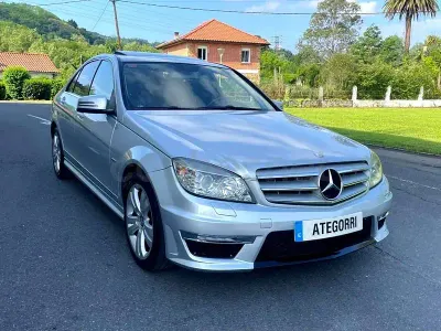 Usado Mercedes C180 Elegance 156 CV (114 kW) 2008 Gris / plata Berlina