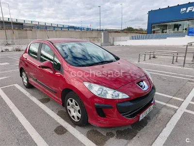 Usado Peugeot 308 120 CV (88 kW) 2008 Rojo Berlina