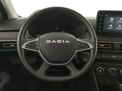 Usado Dacia Jogger Extreme 140 CV (102 kW) 2025 Verde Monovolumen