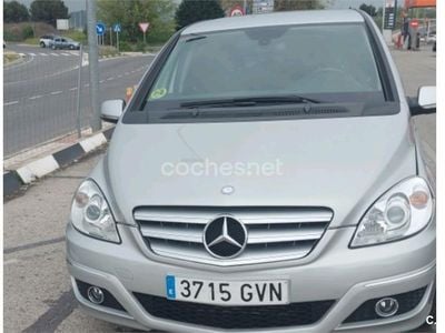 Mercedes B200