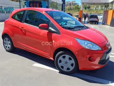Usado Ford Ka Trend 69 CV (50 kW) 2015 Rojo Berlina