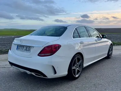 Usado Mercedes C220 AMG 170 CV (125 kW) 2016 Blanco Familiar