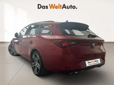 Usado Seat Leon FR 204 CV (150 kW) 2024 Rojo Familiar