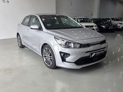 Käytetty Kia Rio Sport 120 HP (88 kW) 2021 Harmaa Sedan