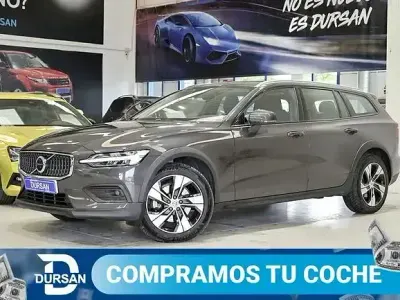 Usado Volvo V60 CC Core 197 CV (144 kW) 2024 Marrón Familiar