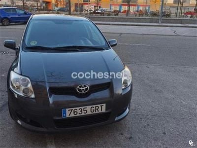 Usado Toyota Auris 90 CV (66 kW) 2009 Gris / plata Utilitario