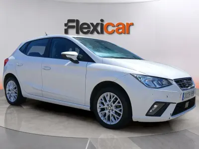 Usado Seat Ibiza Reference 95 CV (69 kW) 2017 Blanco Berlina
