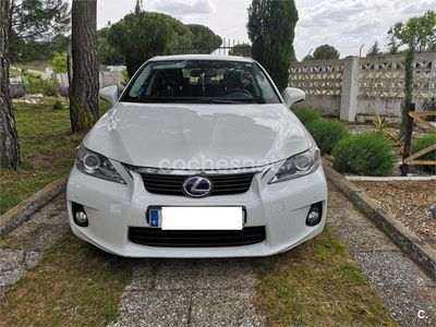 Lexus CT200h
