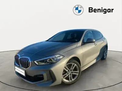 Usado BMW 118 Shadowline 150 CV (110 kW) 2024 Gris Utilitario