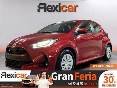 Rojo Usado 2023 Toyota Yaris Hybrid Active | 18.990 € (Super precio)