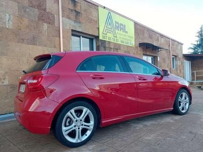 Rojo Usado 2015 Mercedes A200 Urban Utilitario | 11.500 € (Un poco caro)