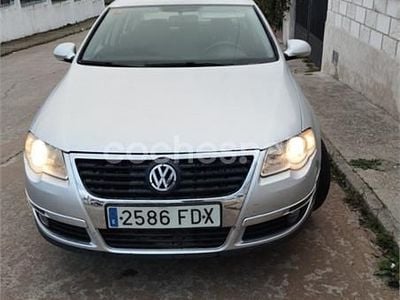 Gris / plata Usado 2006 VW Passat Trendline Berlina | 3450 € (Precio justo)