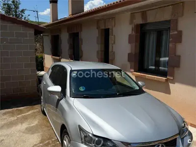 Usado Lexus CT200h 136 CV (100 kW) 2011 Gris / plata Berlina