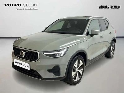 Begagnad Volvo XC40 Core 163 HK (119 kW) 2025 Grön SUV