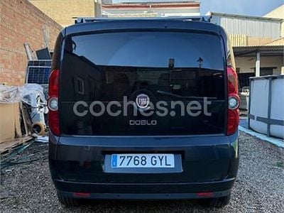 Usado Fiat Doblò Emotion 105 CV (77 kW) 2010 Negro Monovolumen