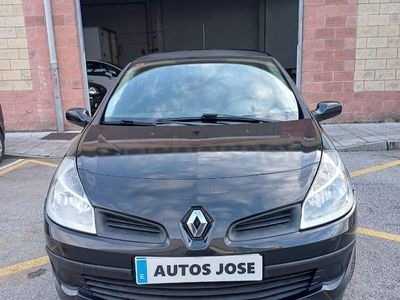 Negro Usado 2007 Renault Clio II Dynamique Berlina | 2499 € (Precio justo)