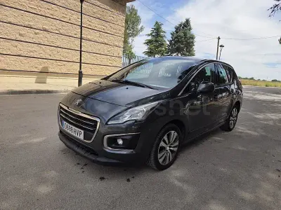 Usado Peugeot 3008 Access 120 CV (88 kW) 2014 Gris / plata Familiar