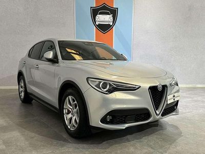 Usado Alfa Romeo Stelvio Sprint 190 CV (139 kW) 2022 Plateado SUV