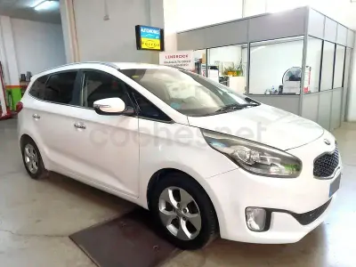 Usado Kia Carens 135 CV (99 kW) 2016 Blanco Monovolumen