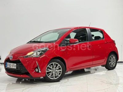 Rojo Usado 2017 Toyota Yaris Hybrid Advance Berlina | 13.890 € (Precio justo)